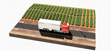 Ein Modell eines LKW auf einer Landstra?e